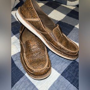 Ariat Cruisers Brown Floral Emboss 9.5